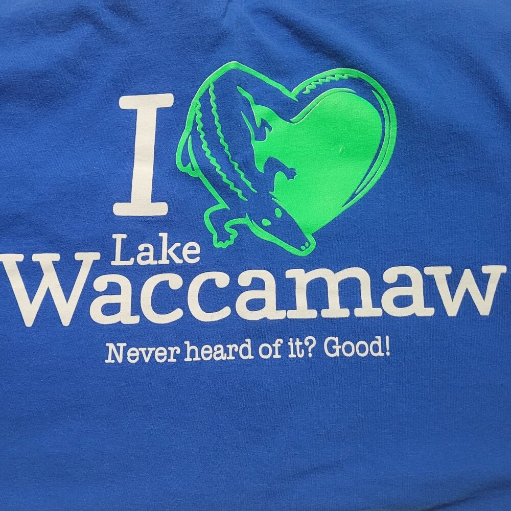 Royal Blue T-shirt Lake Waccamaw North Carolina Size Large Alligator Heart